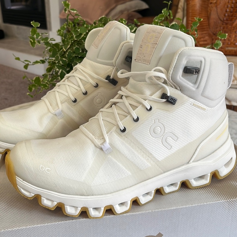 Cloudrock Edge Raw On Running OnCloud hiking boots shoes women's 9.5 EUR 41